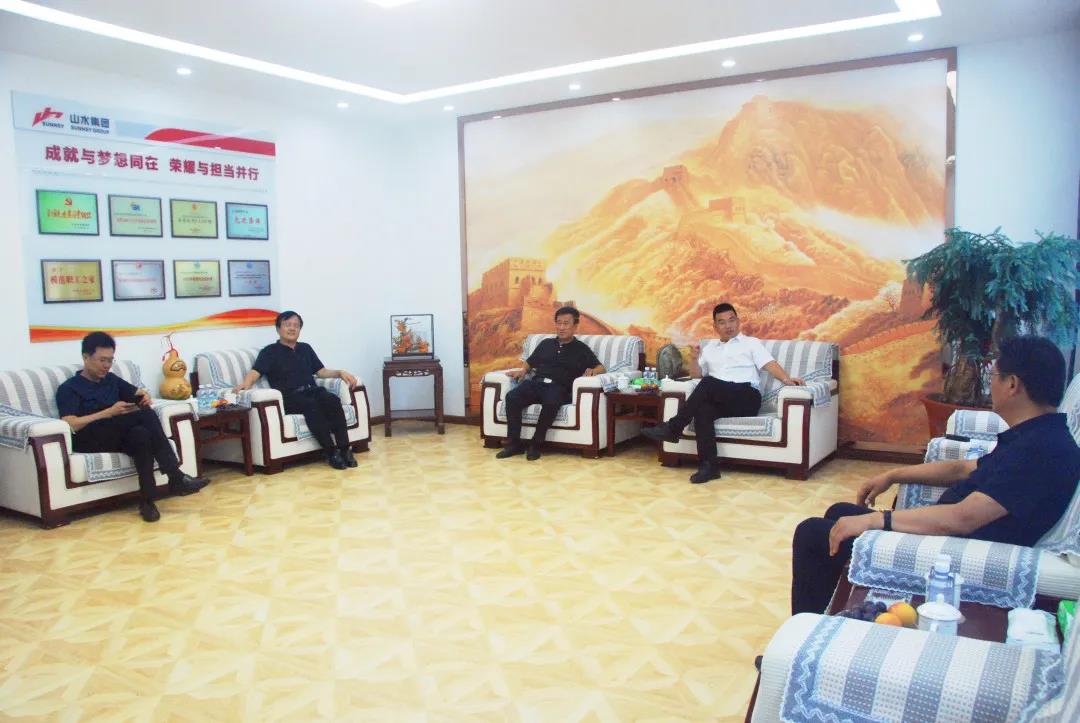 遼寧省建材協(xié)會(huì )會(huì )長(cháng)趙福義到山水集團東北運營(yíng)區走訪(fǎng)調研